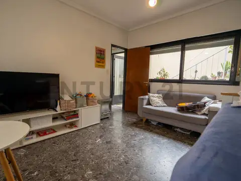 17 y 55 , Piso 1
