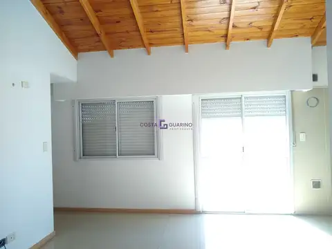 Departamento en Alquiler en Lomas Del Mirador, $ 480.000