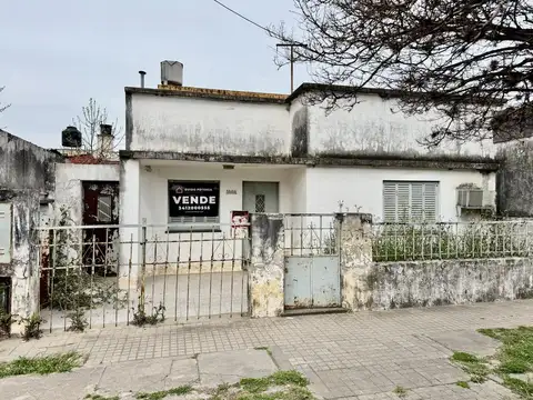 Casa a reciclar en Garibaldi y Pte. Roca