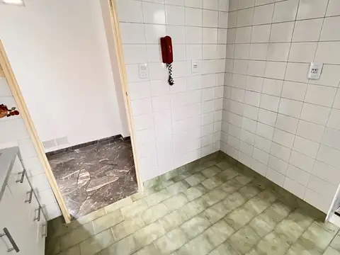 Departamento Tres ambientes, 55 m2. Dos Dormitorios con placards, Cocina cuadrada  y lavadero separado. SIN EXPENSAS