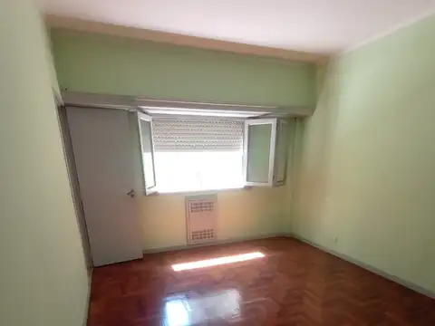 Sarmiento 2000, Piso 1