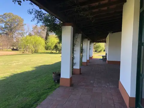 OPORTUNIDAD UNICA SI LAS HAY!. Casa con jardín y Pileta. Con lote LINDERO INCLUIDO  CLUB PRIVADO EL METEJON