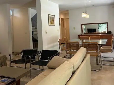 Casa 7 ambientes con 5 baños