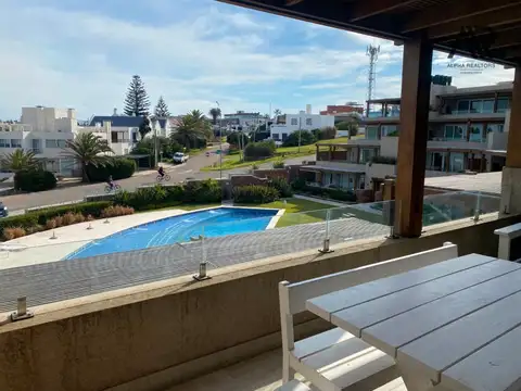 Apartamento en venta c/ cochera en La Barra