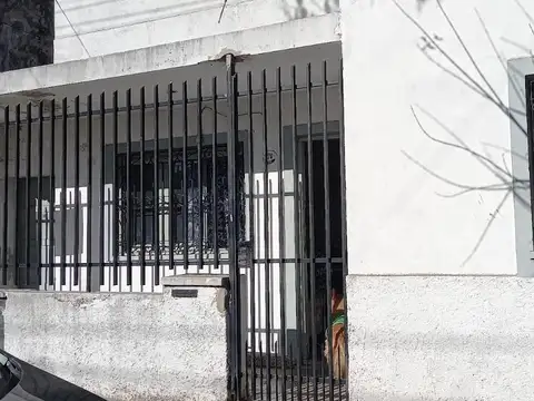 Casa en venta - 2 Dormitorios 1 Baño - 82,81Mts2 - Lomas del Mirador, La Matanza