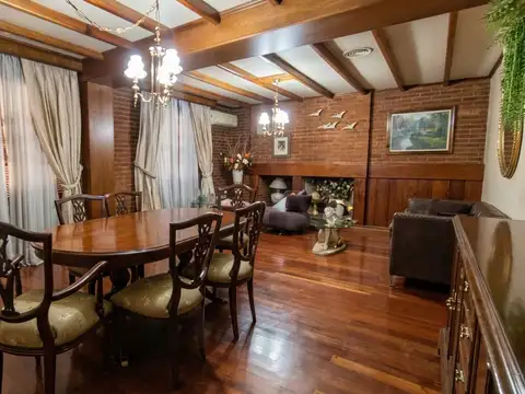 Casa 4 dorm. con gran parque y pileta- rivadavia