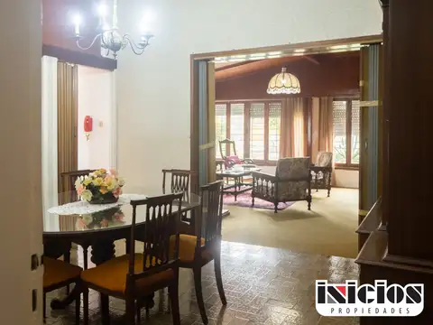 Casa 5 ambientes con 3 baños