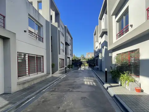 DEPARTAMENTO TIPO  CASA EN ALQUILER EN FLORIDA MITRE