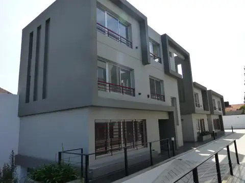 DEPARTAMENTO TIPO CASA EN ALQUILER EN FLORIDA MITRE