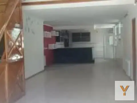 Casa 7 ambientes con 2 baños