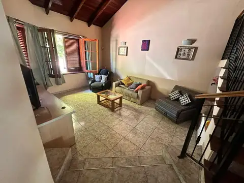 CASA EN VENTA 3 DORMITORIOS BARRIO ALEJANDRO CENTENO