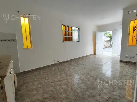 Departamento interno de un dormitorio con patio Zeballos 2700