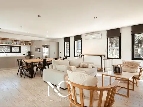 Casa 4 ambientes con 2 baños