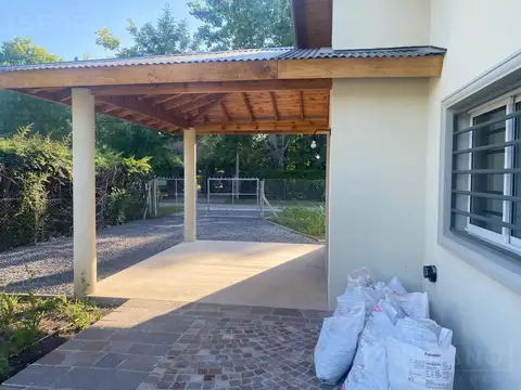 Casa en Alquiler con 1 cochera