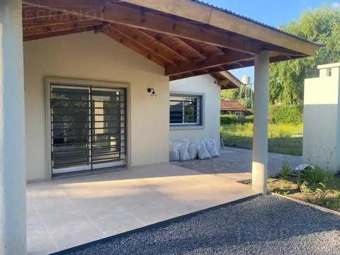 Casa 3 ambientes con 2 baños