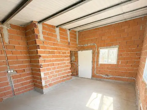 Casa 2 ambientes con 1 baño