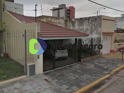 CASA + MONOAMBIENTE EN VENTA BERAZATEGUI CENTRO