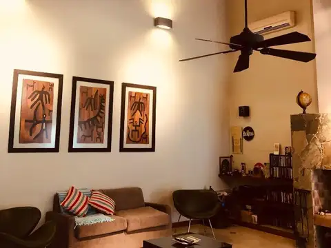 Casa en Venta con 7 cocheras