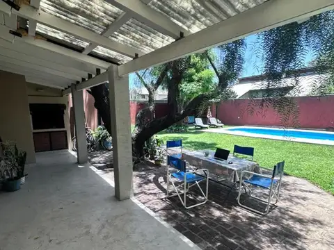 CASA 3 DORMI CON PILETA Y QUINCHO