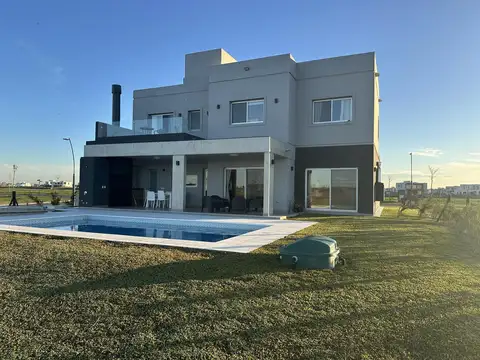Casa en Venta de 4 dormitorios