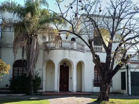 CASA ESTILO COLONIAL . CASCO HISTORICO, ITUZAINGO