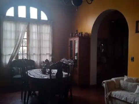 CASA ESTILO COLONIAL . CASCO HISTORICO, ITUZAINGO