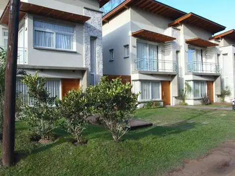 Valeria del Mar | Duplex VS