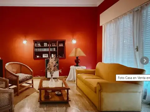En Venta  casa de  3  dormitorios  en  Punta Alta. Pellegrini 100