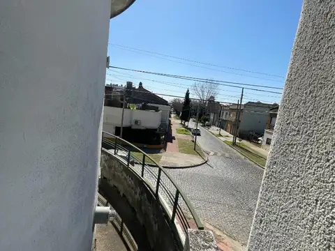 Depto Tipo Casa en Venta 50 años