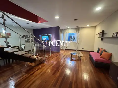 Casa en Venta con 4 cocheras