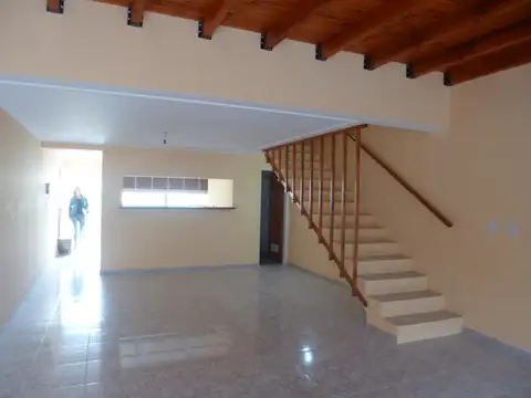 Casa en Alquiler de 3 dormitorios