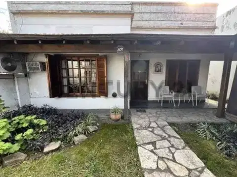 VENTA CASA EL PALOMAR 3 AMBIENTES A RECICLAR