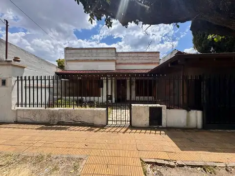 Carlos Octavio Bunge 1400, Piso 0