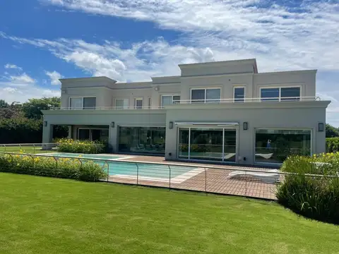 Casa en venta con vista al golf en Pilará- La Berlina- Pilar - URDAPILLETA PROPIEDADES