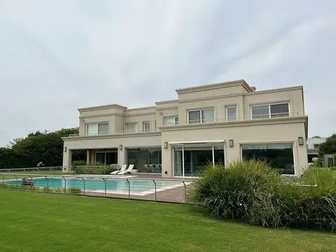 Casa en Venta en Pilara, USD 2.200.000