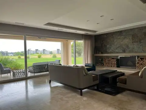 Casa 10 ambientes con 6 baños