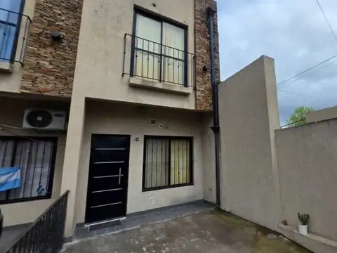 Duplex en ALQUILER de 3 Ambientes en Ituzaingo
