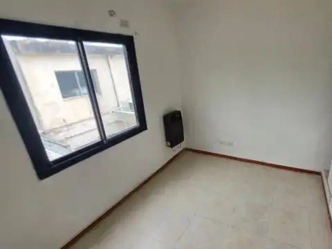 Depto Tipo Casa 3 ambientes con 2 baños
