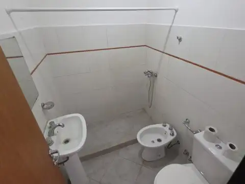 Depto Tipo Casa en Alquiler con 1 cocheras