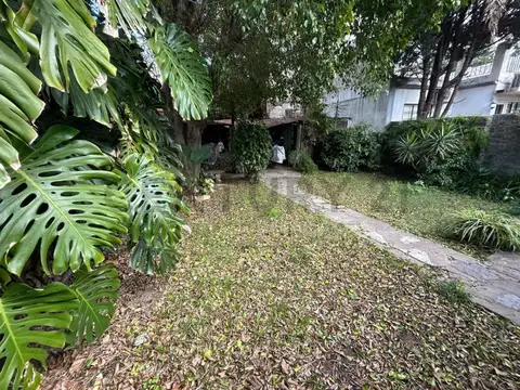 VENTA CASA FLORIDA (3 PH)  sobre  lote  propio  de 8.66 X 39.65 A RECICLAR O DEMOLER  COMPLETO