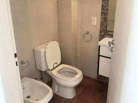 Depto Tipo Casa 4 ambientes con 2 baños
