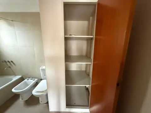 Monoambiente al contrafrente con balcón - Excelente ubicación