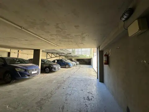 VENTA-COCHERA PLANTA BAJA- BARRIO LOURDES