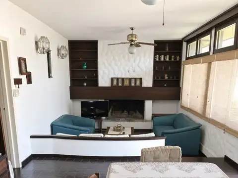 Casa en Alquiler en Pinares, USD 2.300
