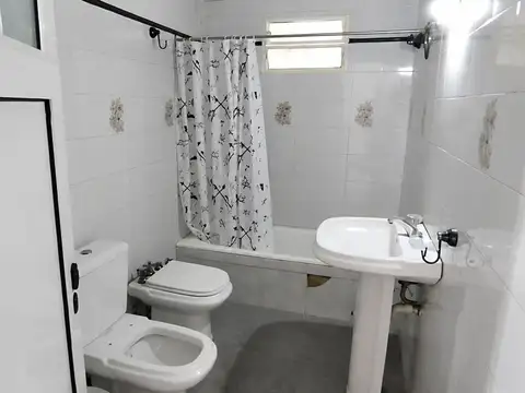Casa 6 ambientes con 6 baños