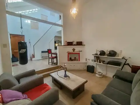 Depto Tipo Casa en Venta de 5 ambientes