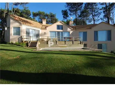 Casa en Alquiler de 5 dormitorios