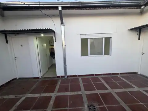 ALQUILO EN PALOMAR MONOAMBIENTE EN 1ER PISO