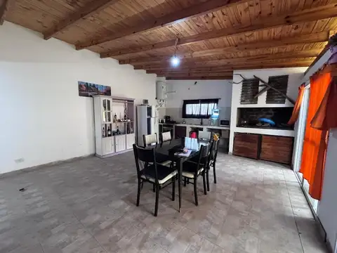 QUINCHO CON PISCINA EN VENTA - SANTA ANITA - CAÑUELAS