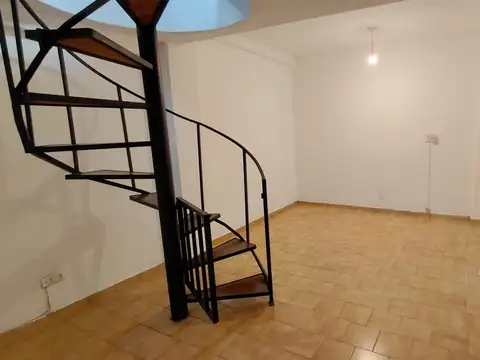 Depto Tipo Casa 4 ambientes con 1 baño